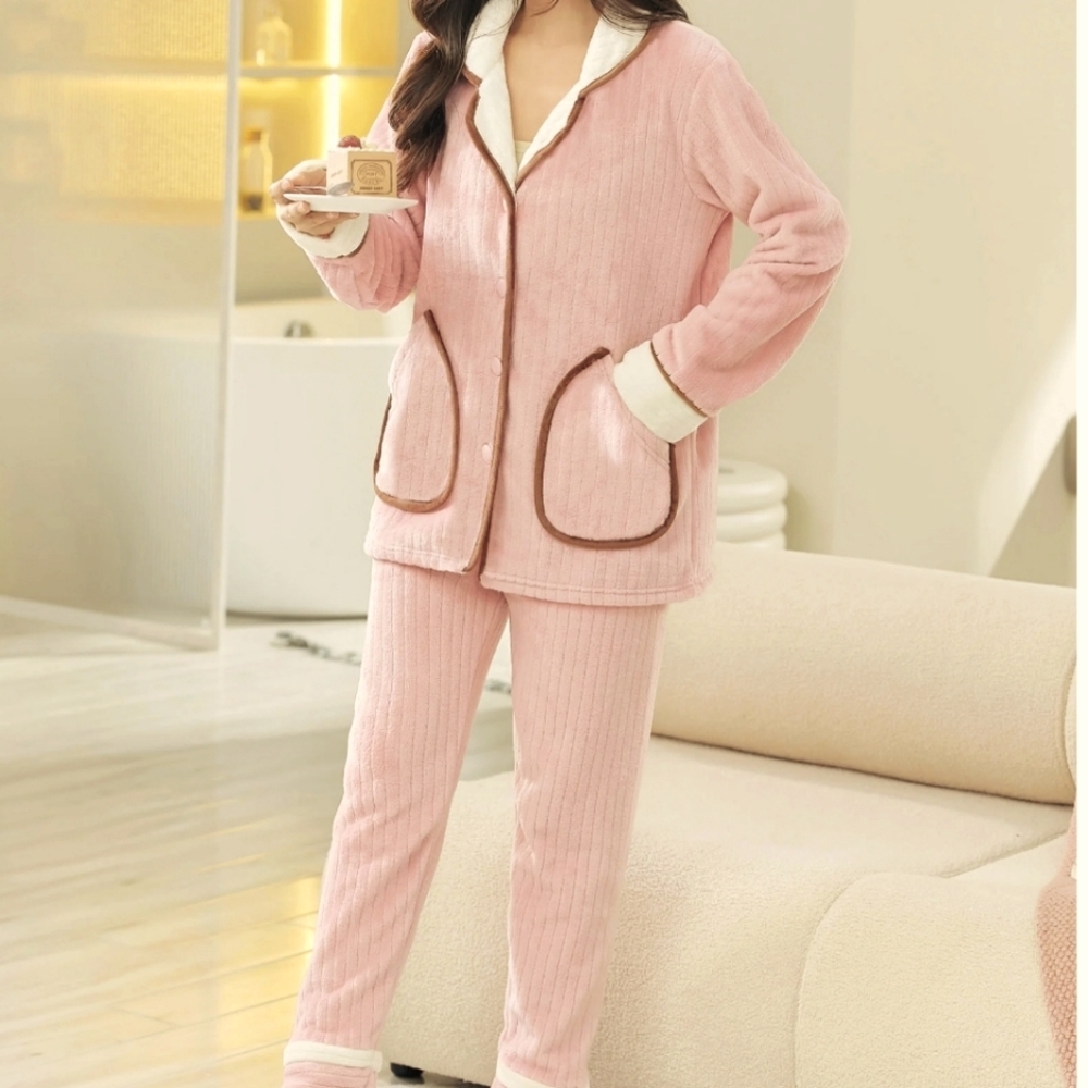NWT Cheibear Super Soft Luxurious lounge wear pajama set w pockets sz.L
